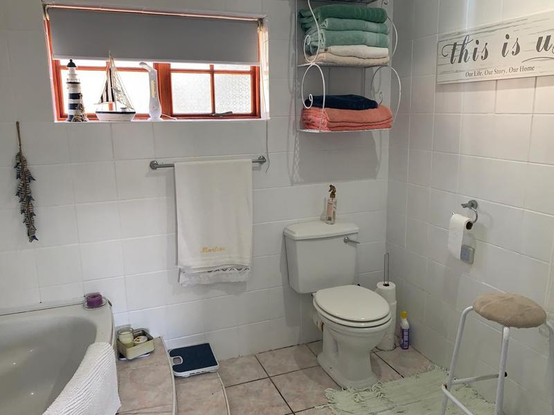 4 Bedroom Property for Sale in Fraaiuitsig Western Cape